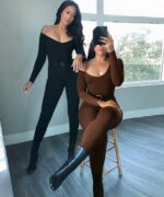 Femmes portant une Combinaison noire et marron moulante.