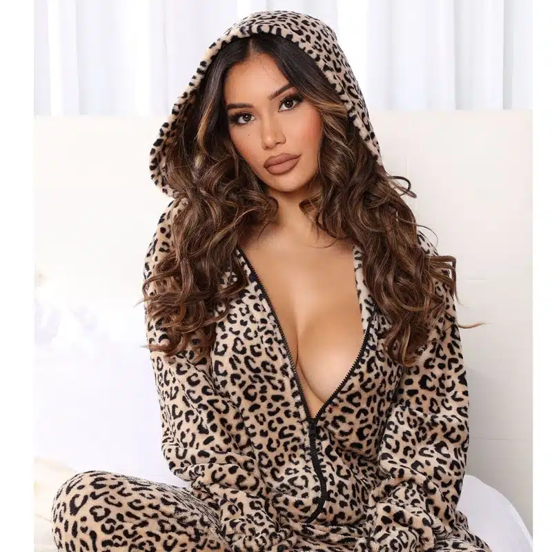 Combinaison pyjama à capuche imprimée léopard pour femme combinaison pyjama a capuche imprimee leopard pour femme copie 1