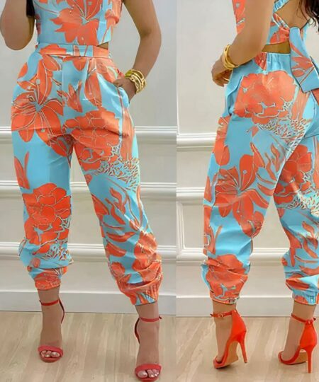 Deux photo de femmes debout sur talons oranges elle porte une combinaison orange et bleue